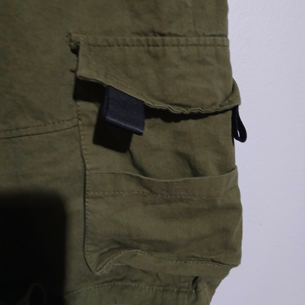 Men's Green Cargo Shorts. Buying 2 Pair NWOT. Size 30X8 - Picture 16 of 16